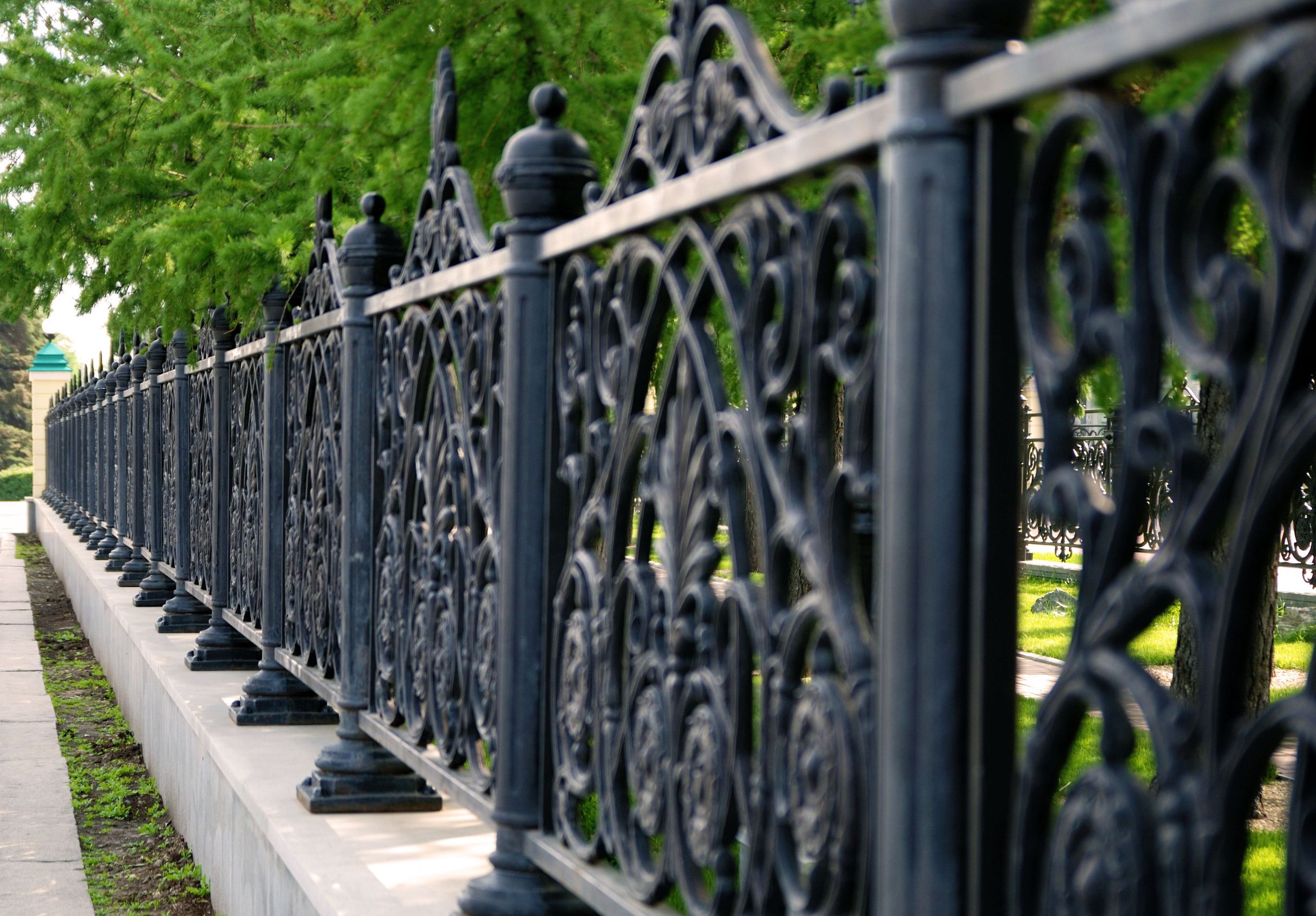 5 Reasons Why Winter is the Right Time to Call a Fence Company