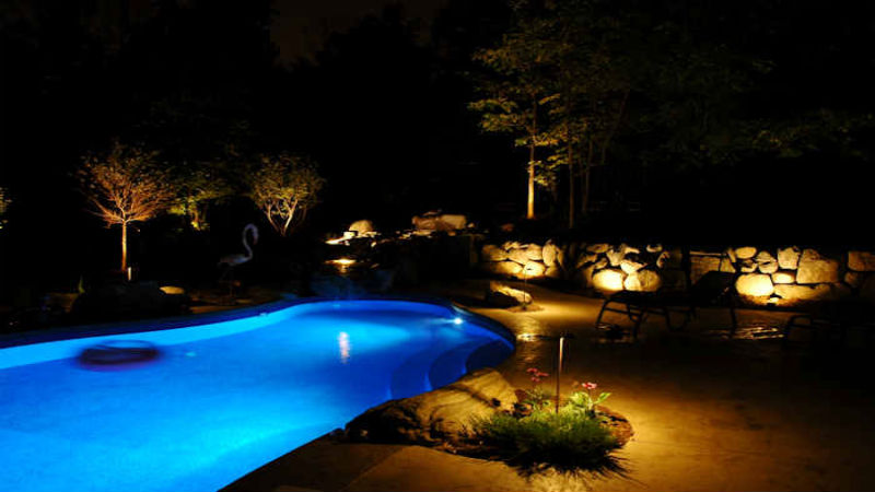 Choosing the Right Pool Deck Lighting Options