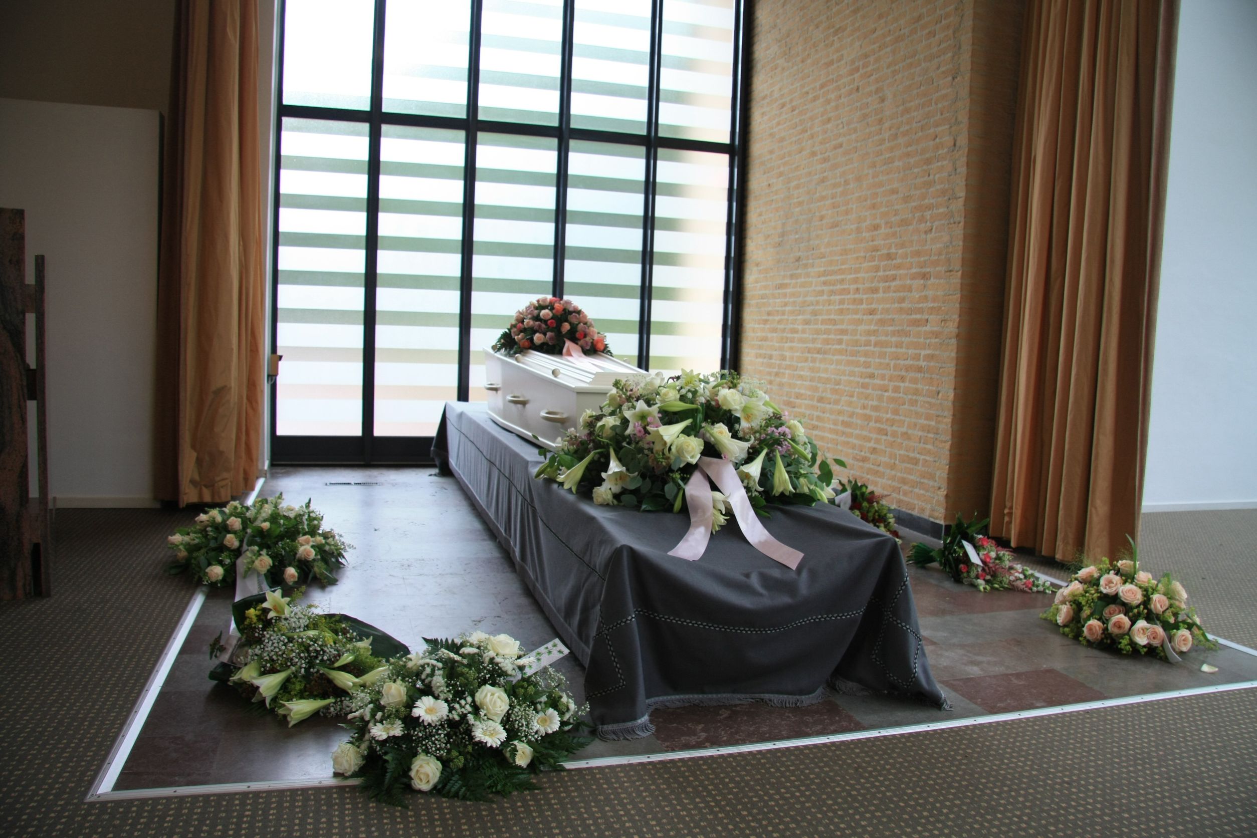 How to Express Sympathy at Funeral Homes in Mission KS After a Sudden and Unexpected Death