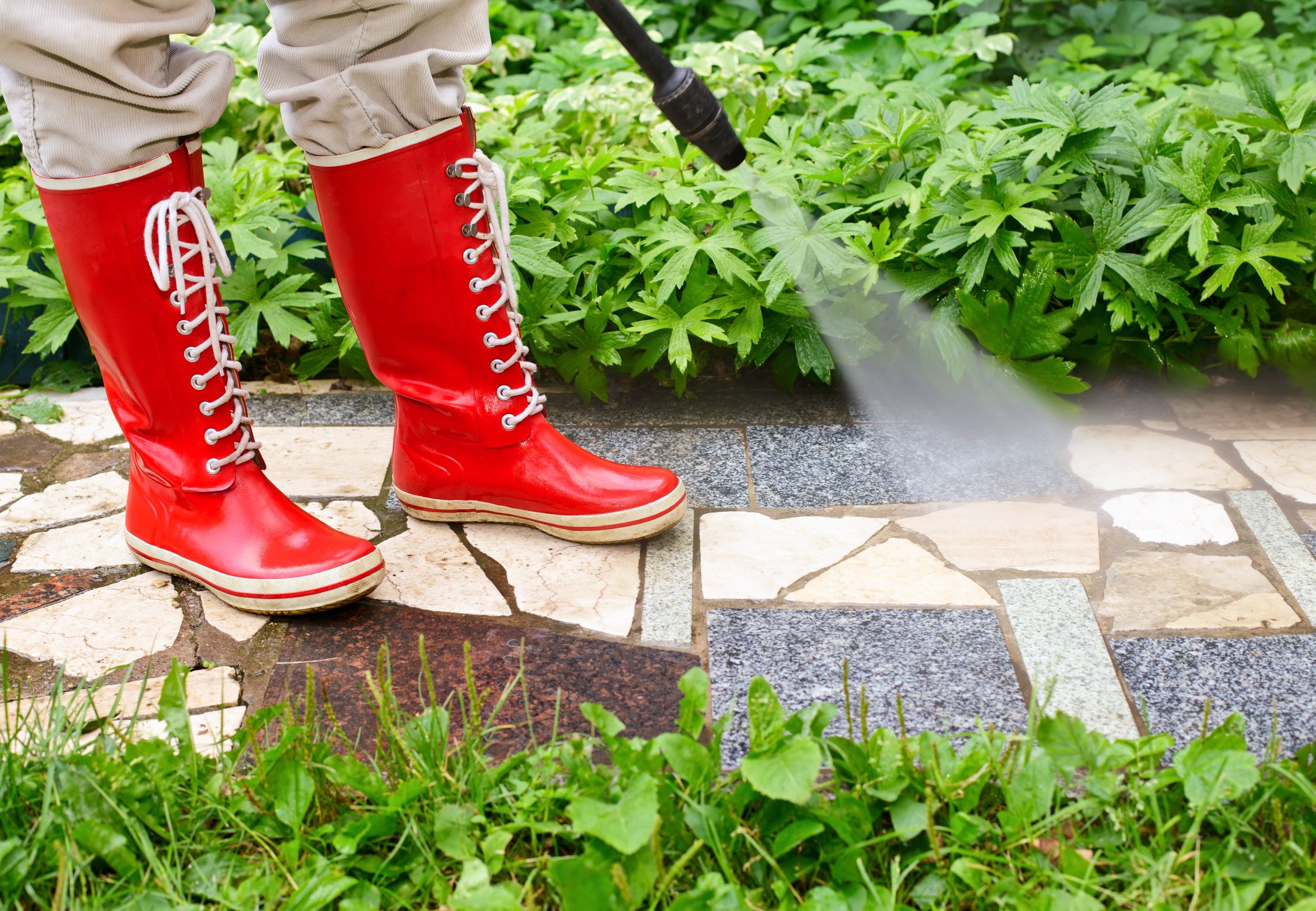 3 Reasons Why You Need to Use Pressure Washing Services in Debary, FL