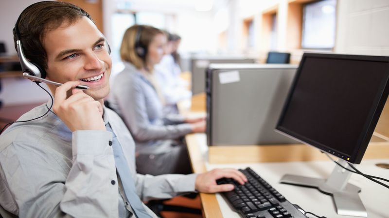 3 Reasons You Should Use a Call Center Service for Your Business