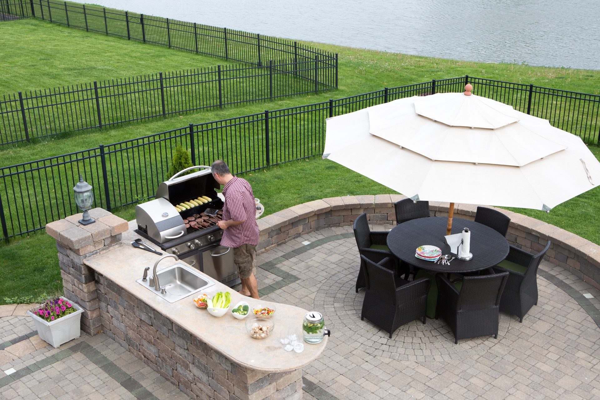 You Need a Professional Outdoor Kitchen Builder in North Carolina