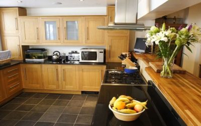 Refresh Your Kitchen’s Look and Feel: The Advantages of Hiring a Cabinet Refacing Company in Henderson For a Stylish Makeover